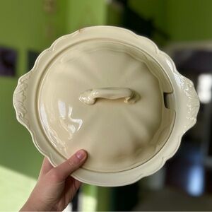 VTG Kitchenware Food Keeper Johnson Bros Round Covered Bowl Beige